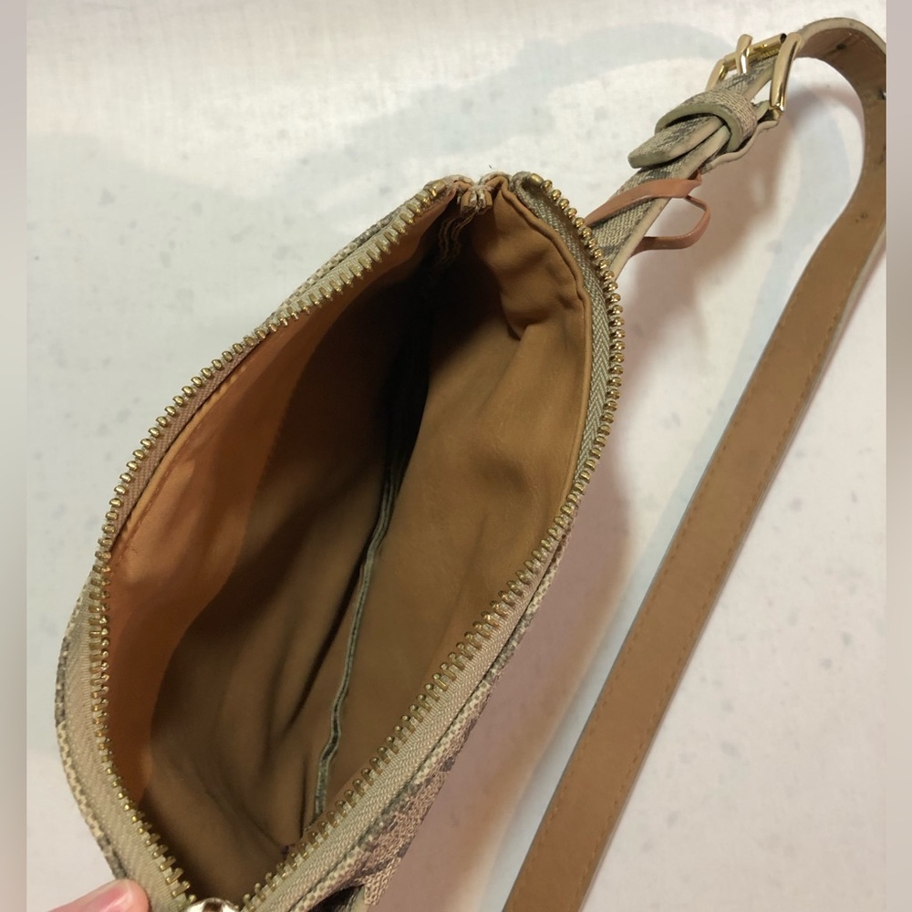 Michael Kors Fanny Pack Belt Bag - Picture 3 of 3